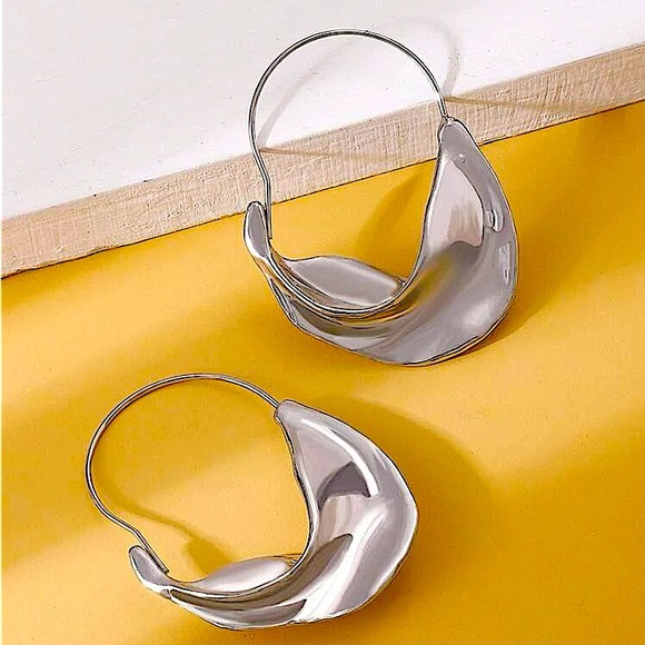 Silver Geometric Dangle Irregular Drop Earrings - Picture 4 of 5